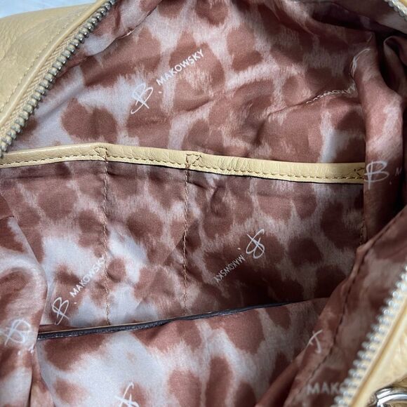 B Makowsky leather cream satchel/Shoulder bag silver tone studs accent - Picture 10 of 14